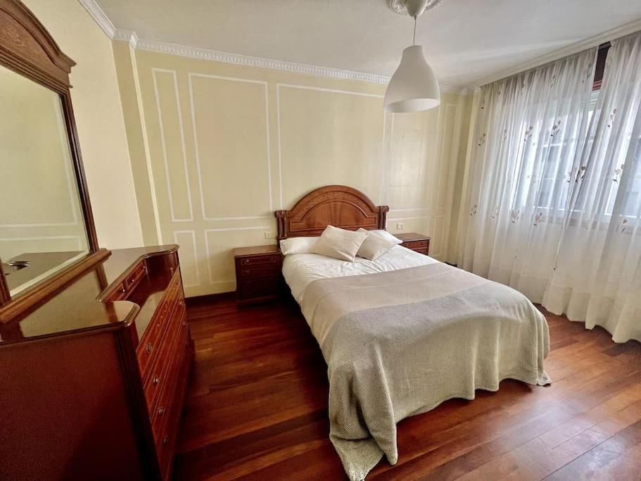 Agradable Apartamento Centrico En Cangas Ngoại thất bức ảnh
