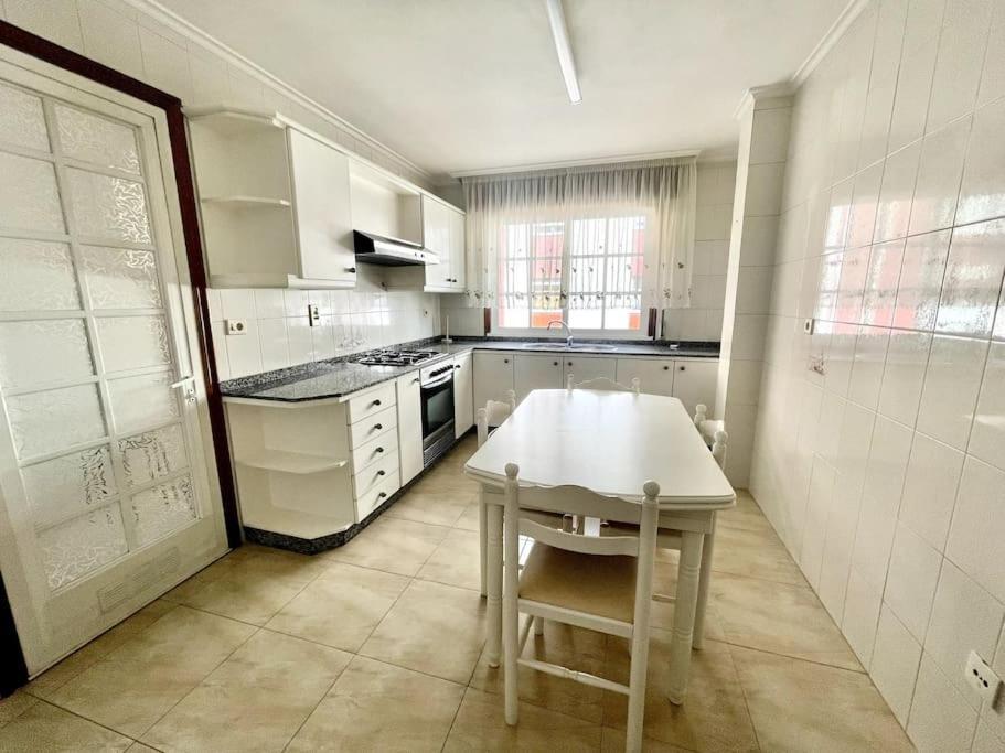 Agradable Apartamento Centrico En Cangas Ngoại thất bức ảnh